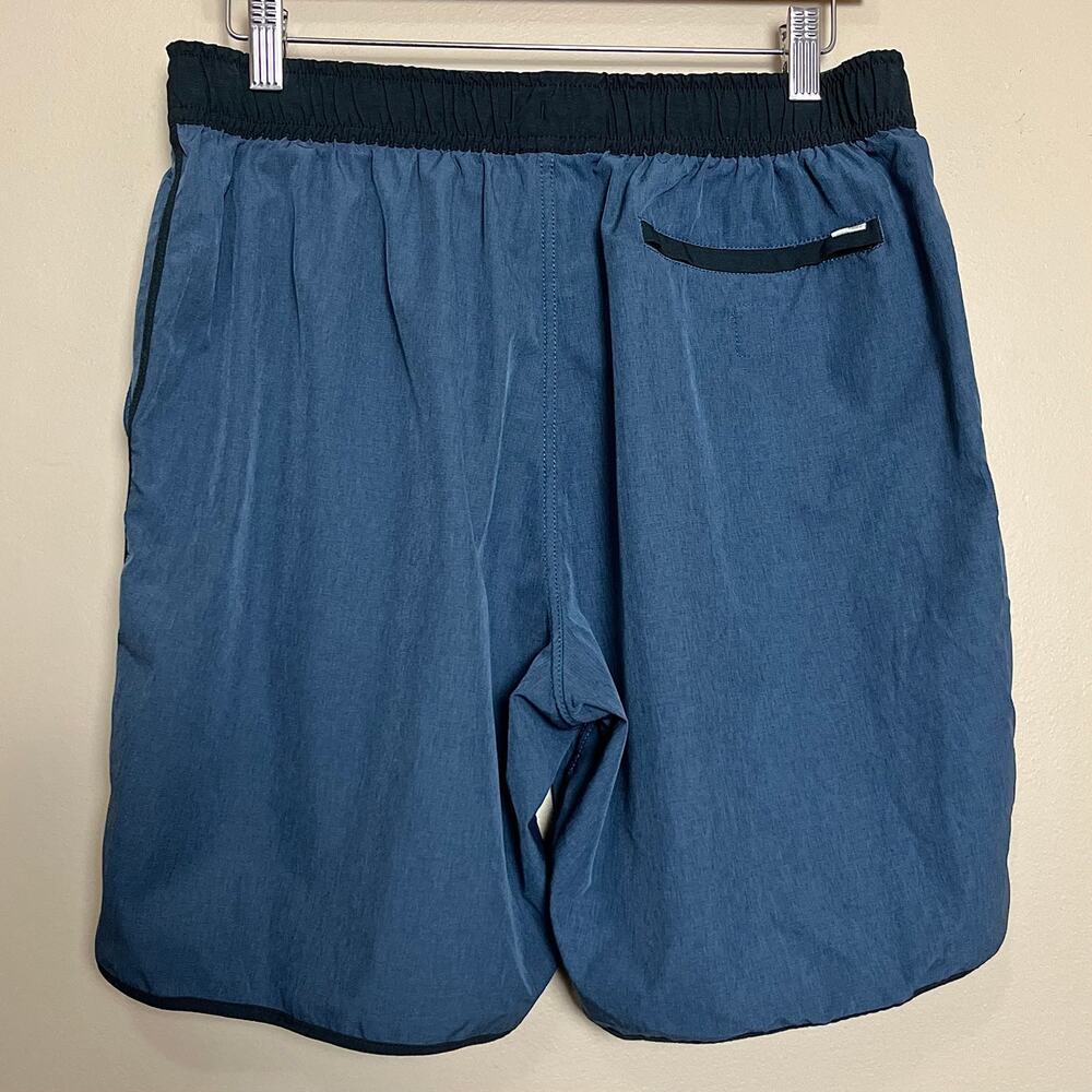 Vuori Mens Banks Short Unlined 7" in Azure Linen Texture - Picture 8 of 12